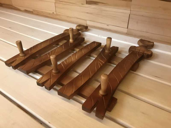 «Вешалка Кошки на заборе. Кавказская липа тонированная1» – 4