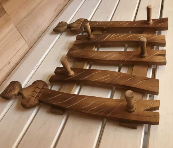 «Вешалка Кошки на заборе. Кавказская липа тонированная1» – 2